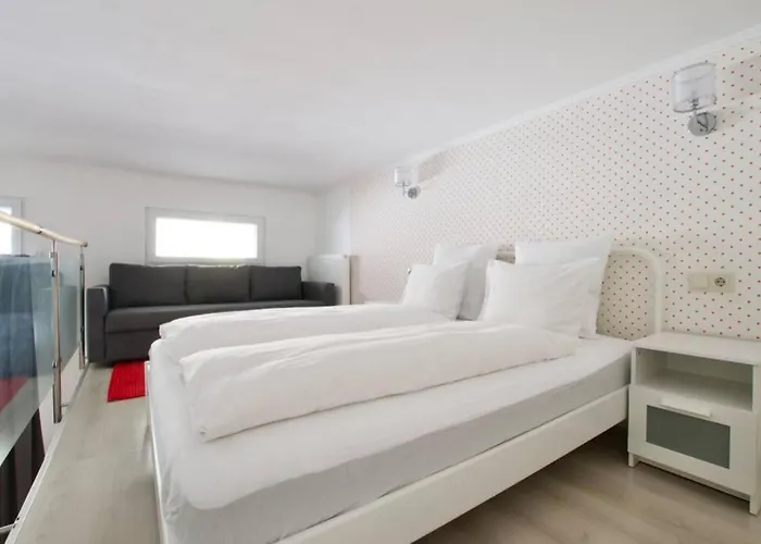 Standard By Hi5- Rose Street's * Budapešť